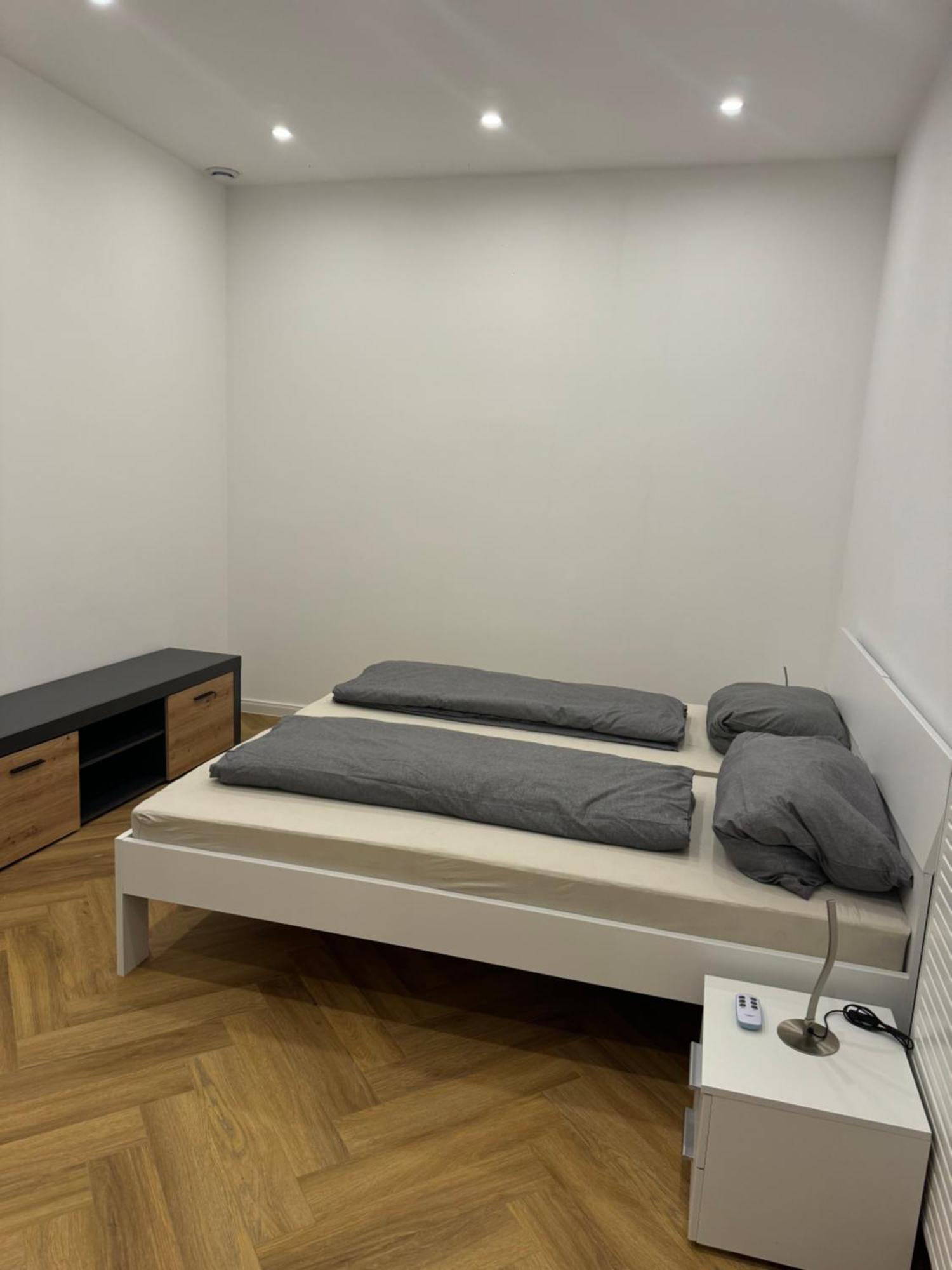 -suite